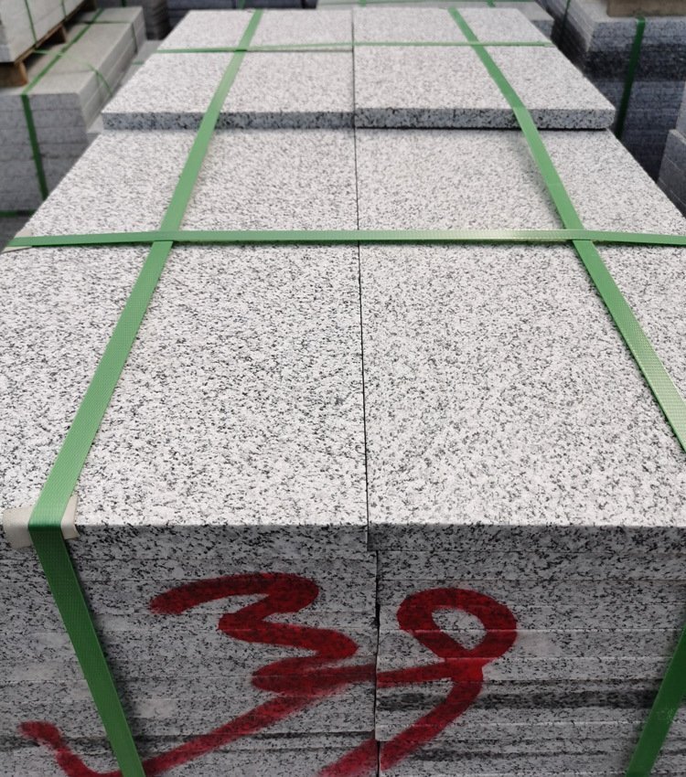 30厚芝麻灰荔枝面堆場